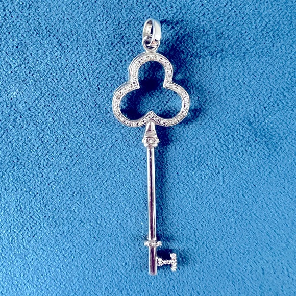 Jewelry - 925 Sterling Silver and diamond key charm pendant